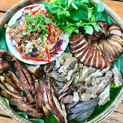 Ẩm Thực Miền Tây Trên Mẹt Hương Vị Mộc Mạc Mà Đậm Đà Tại Phú Điền