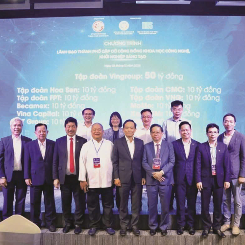 Khi Bí Thư Thành Ủy Trần Lưu Quang Một Mình Ôm Bục Đối Thoại Với Kỳ Lân