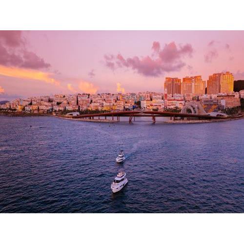 Du Thuyền Merry Fisher 1095 Thuê Riêng – 8 Khách | 8 Giờ